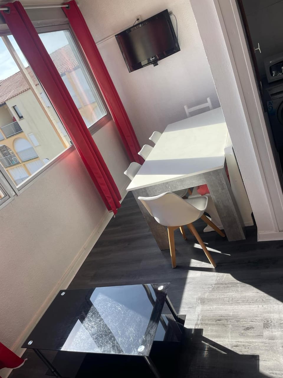 F3 NARBONE-PLAGE AVEC SOLARIUM 250M DE LA MER VUE MER ET CLAPE Apartment in Narbonne