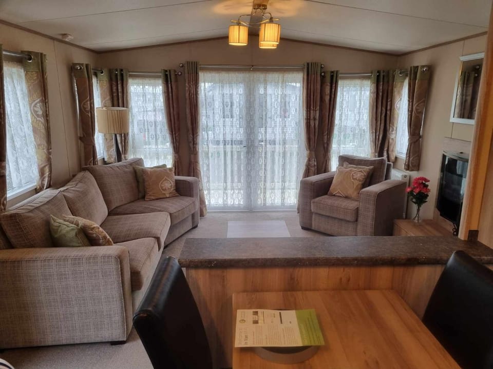 PG144 on the Golden Palm Chapel St Leonards 3 bed deluxe Apartment in Chapel Saint Leonards