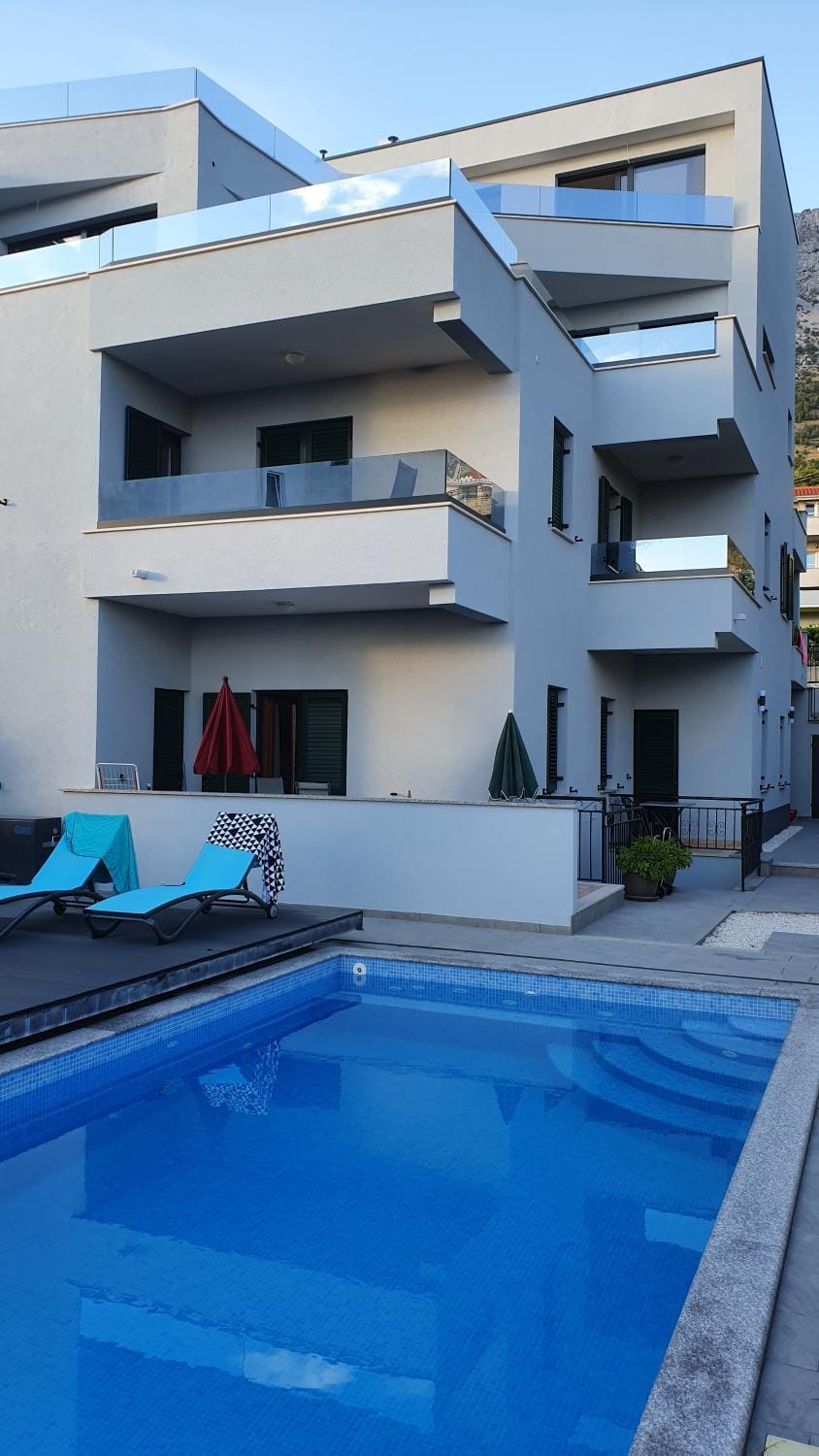 Property building, Swimming pool