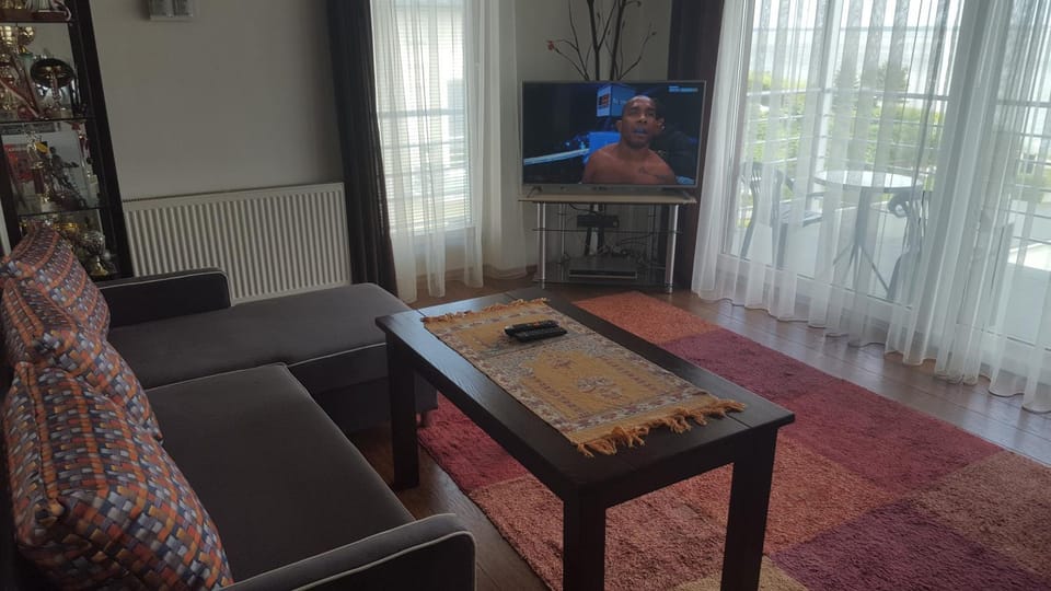 Balcony/Terrace, Photo of the whole room, Lake view