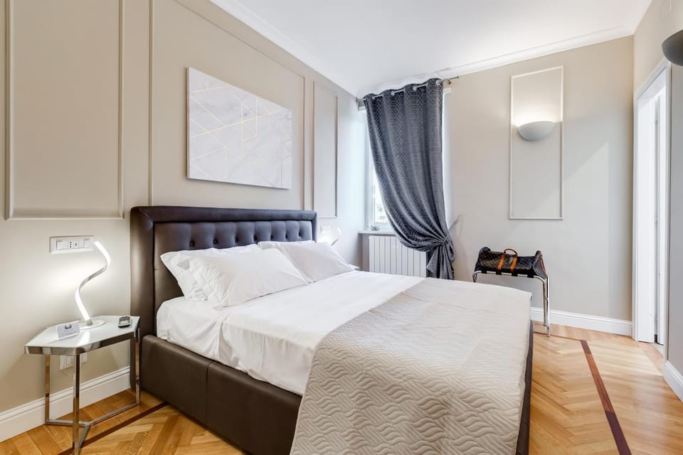 Bathroom, Coffee/tea facilities, Photo of the whole room, Decorative detail, Bedroom, City view