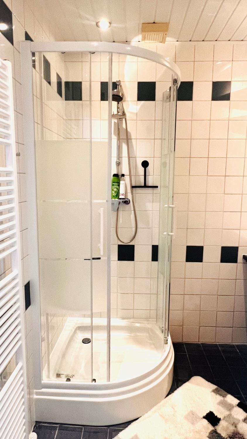 Shower, Bathroom