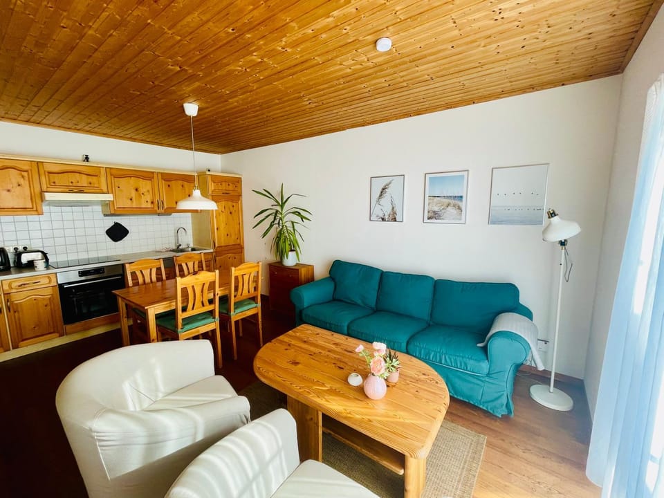 Kitchen or kitchenette, Living room, Seating area