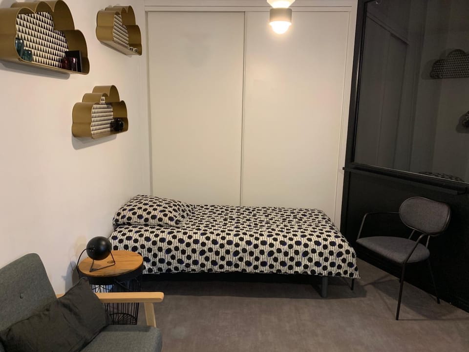 Bed, Bedroom