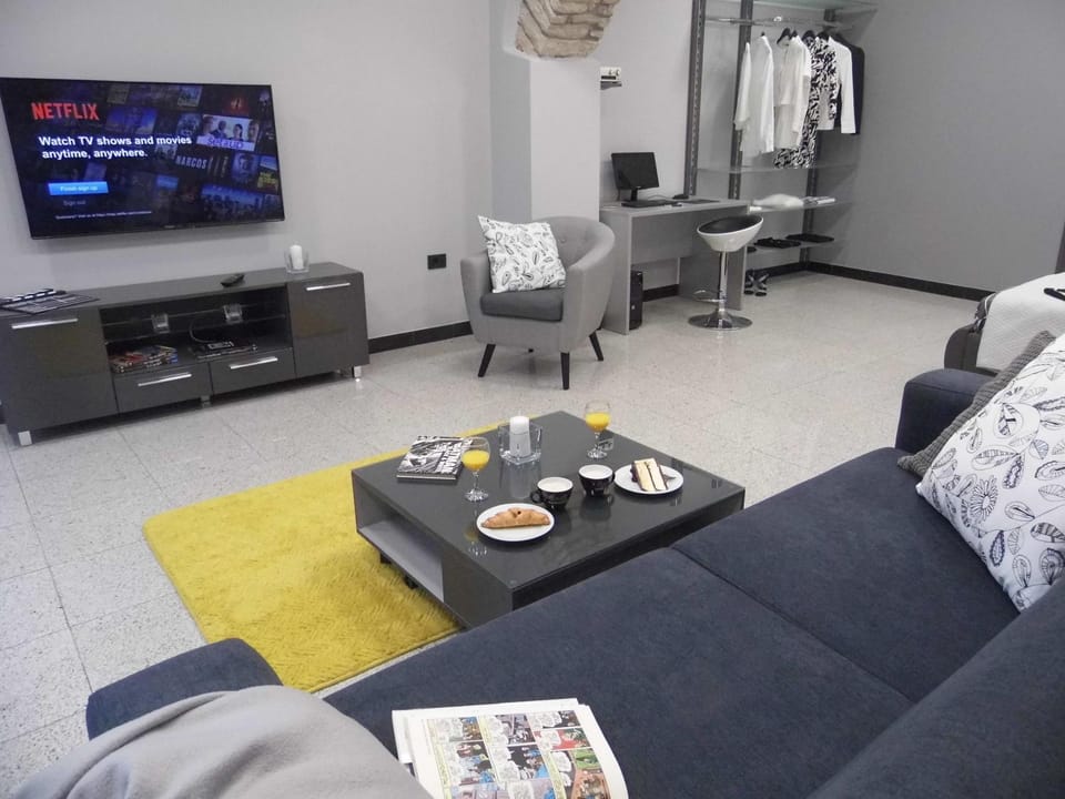 Batcave Apartment in Pula