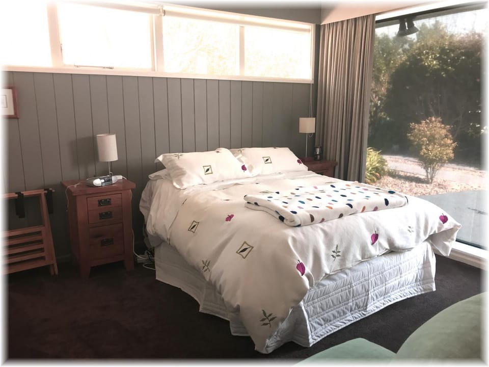 Peaceful Pukerua Bay Apartment in Wellington Region