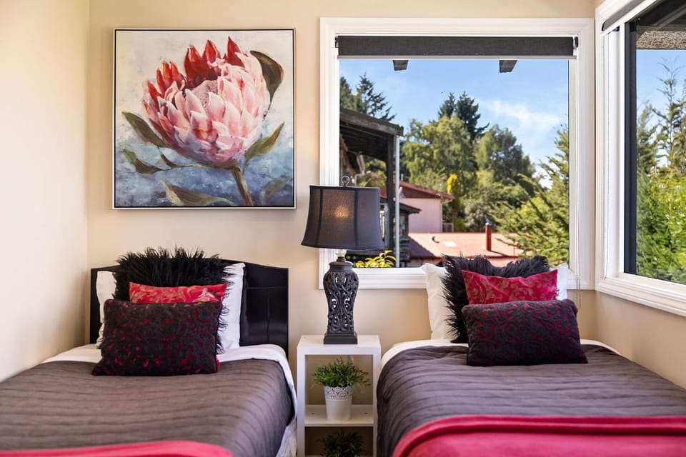 Bed, View (from property/room), Balcony/Terrace, Bedroom