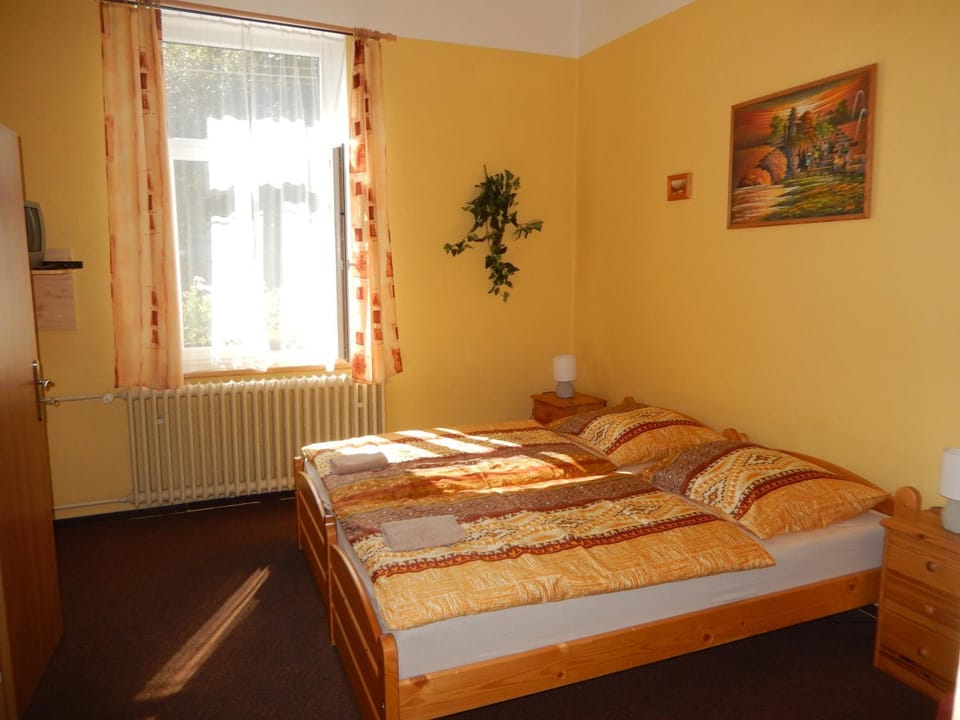 PENZION MANĚTÍN u Sv. Barbory Bed and Breakfast in Czechia
