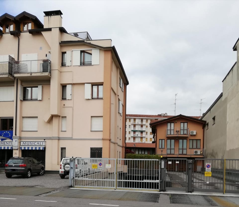 Rovelli Room Apartment in Bergamo
