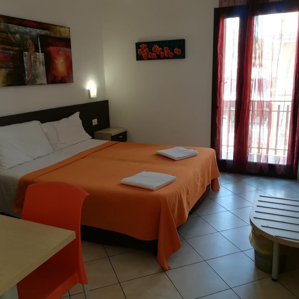 La Locanda Del Mare -Domo- Affittacamere Bed and Breakfast in La Caletta