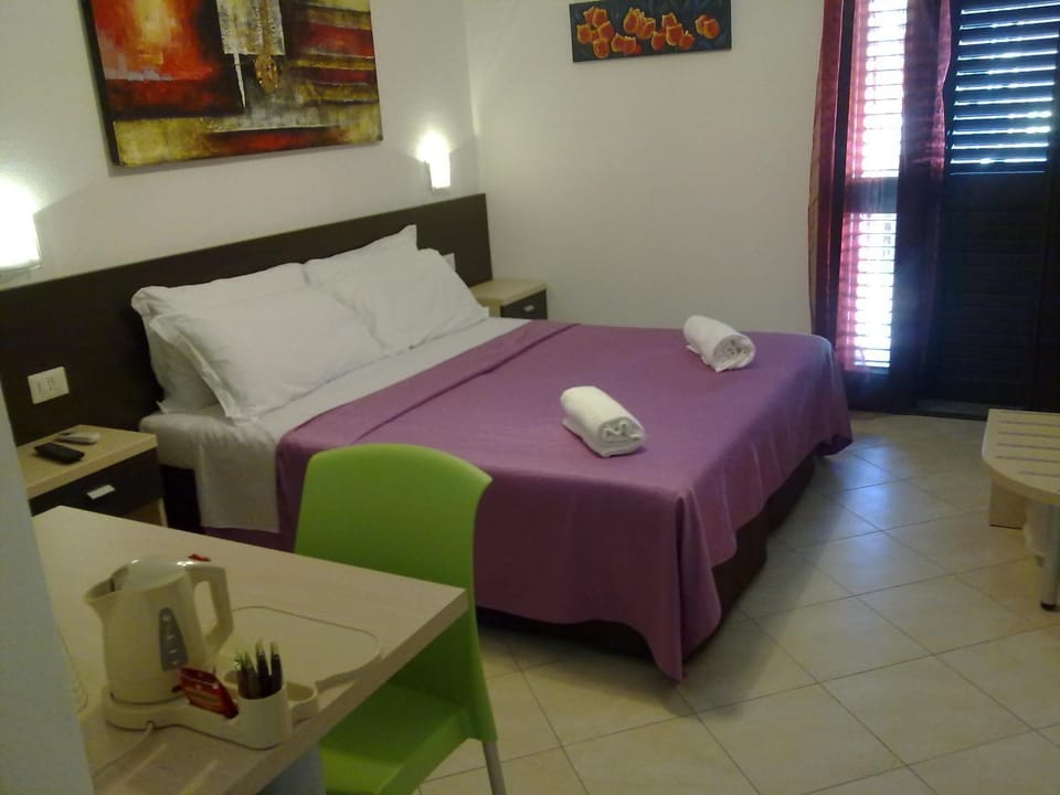Day, Photo of the whole room