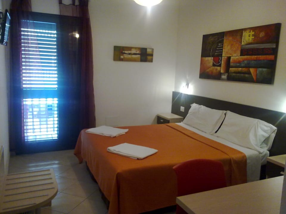 Day, Photo of the whole room