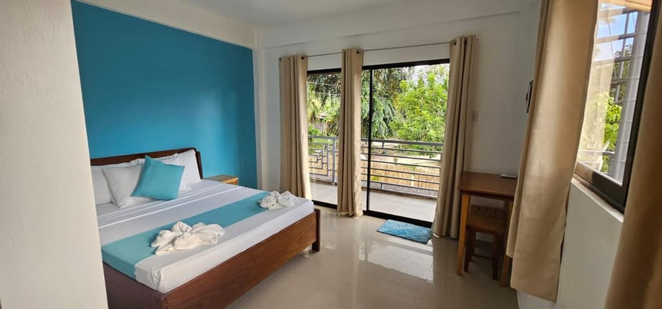 Lunazul Guesthouse Bed and Breakfast in San Vicente