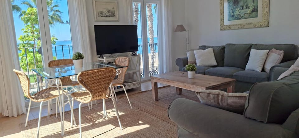 Apartamento con encanto en primera linea de playa Apartment in Malaga