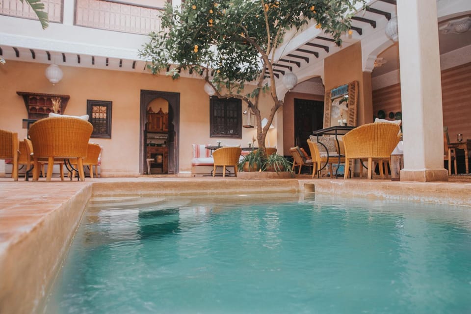 Property building, Swimming pool, Swimming pool