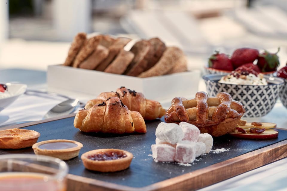 Restaurant/places to eat, American breakfast