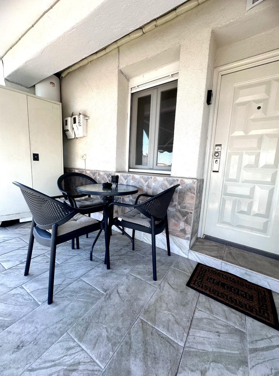 Patio, Day, Balcony/Terrace, Seating area