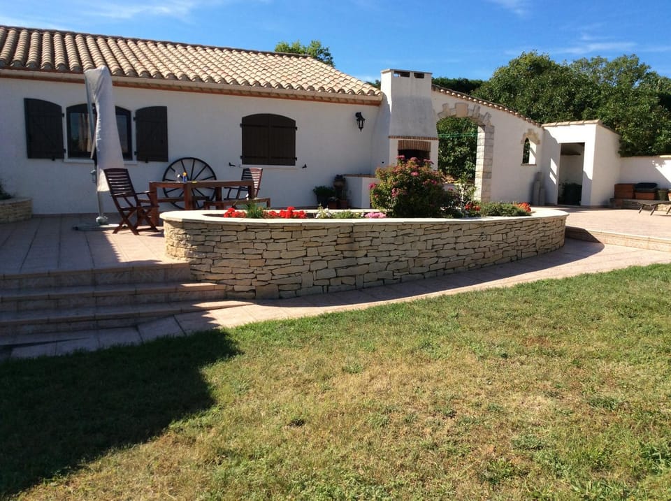 Number9 Studio - Now with air conditioning Bed and Breakfast in Occitanie