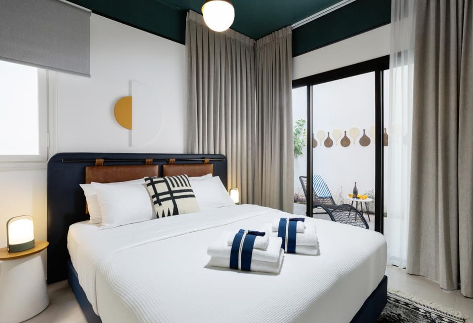 Garden, Bedroom