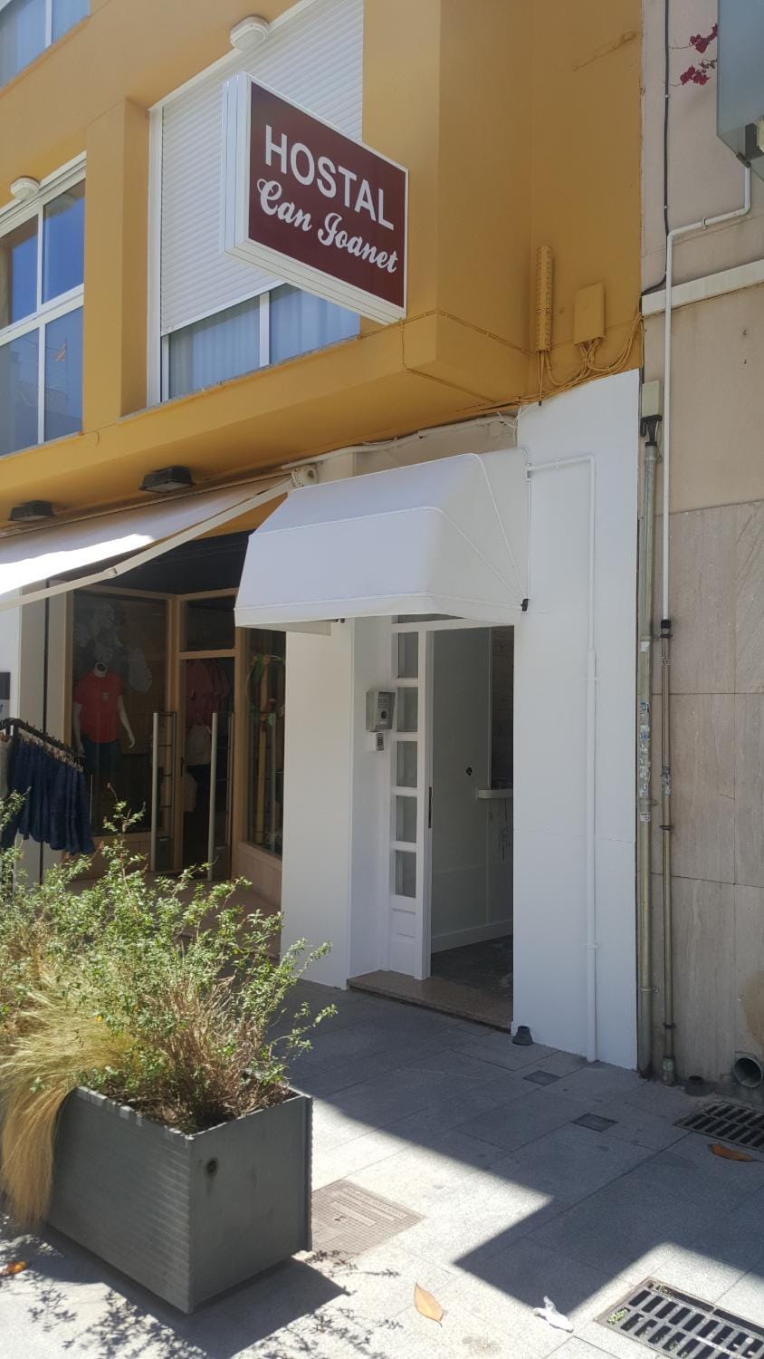 Hostal Can Joanet Bed and Breakfast in Cambrils