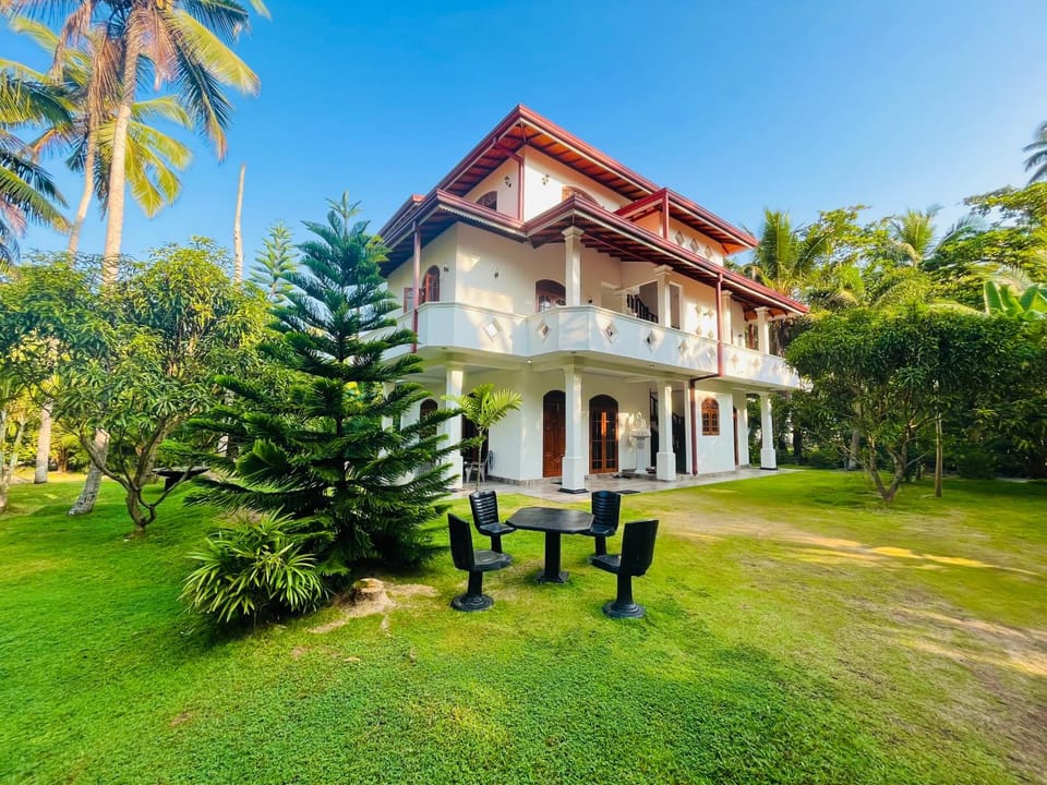 Villa Sureka Bed and Breakfast in Hikkaduwa