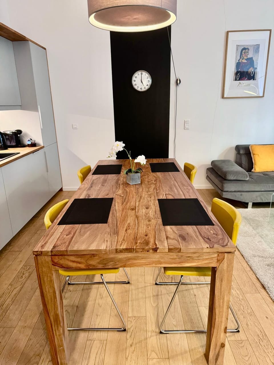 Kitchen or kitchenette, Living room, Dining area