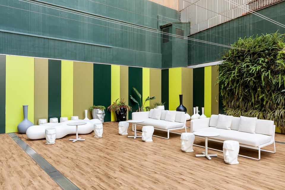Patio, Living room