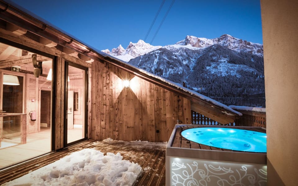 Balcony/Terrace, Mountain view, Area and facilities