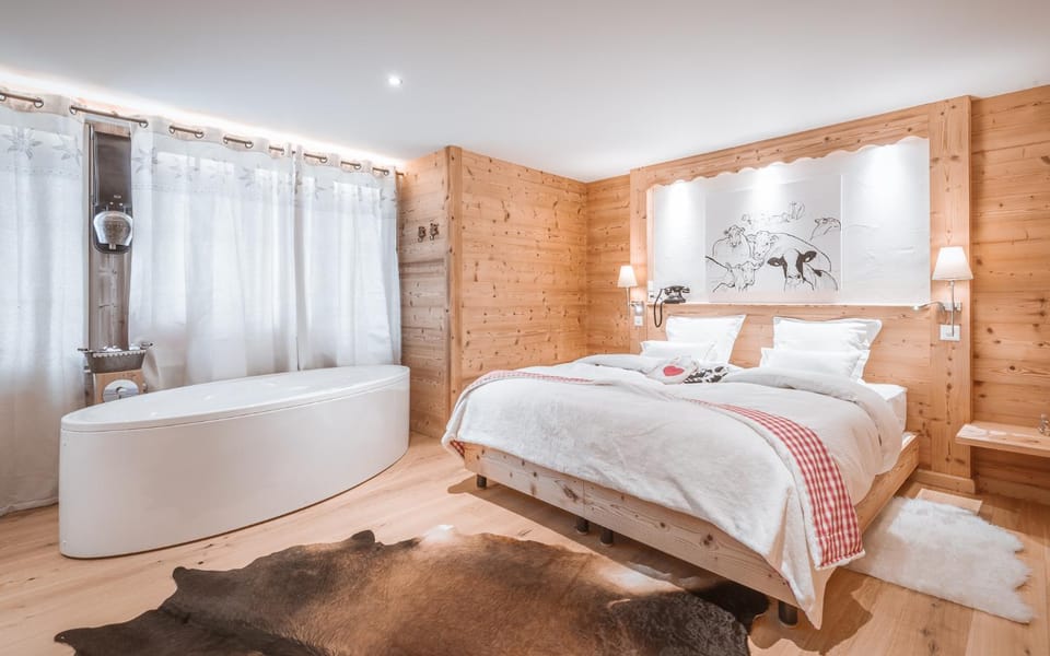 Spring, Winter, Summer, Photo of the whole room, Autumn
