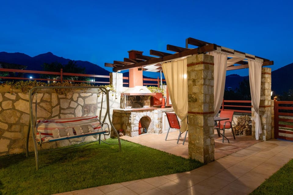Patio, Night, BBQ facilities