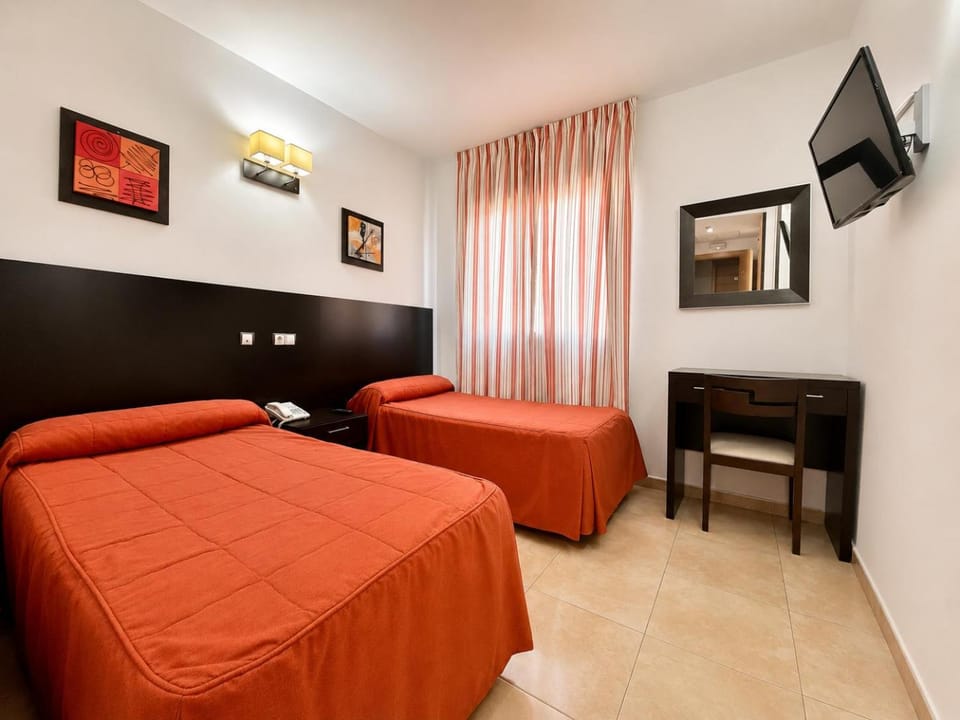 Hostal Goyma III Bed and Breakfast in Madrid