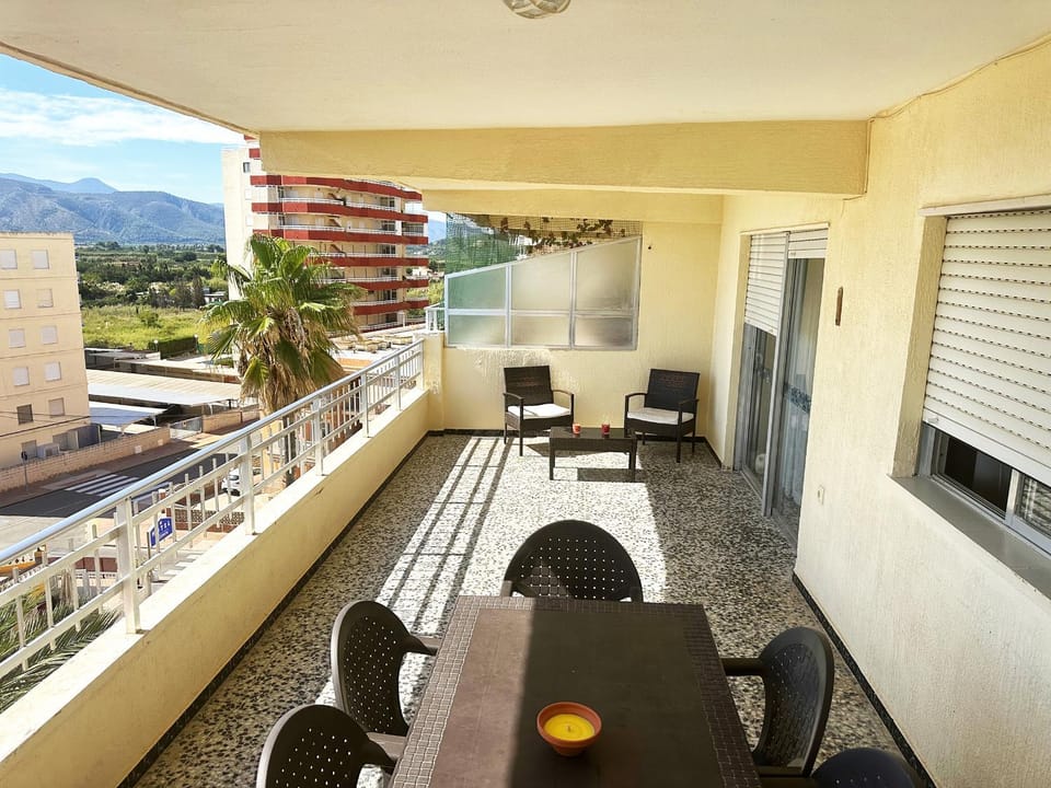 View (from property/room), Balcony/Terrace, Mountain view, Street view