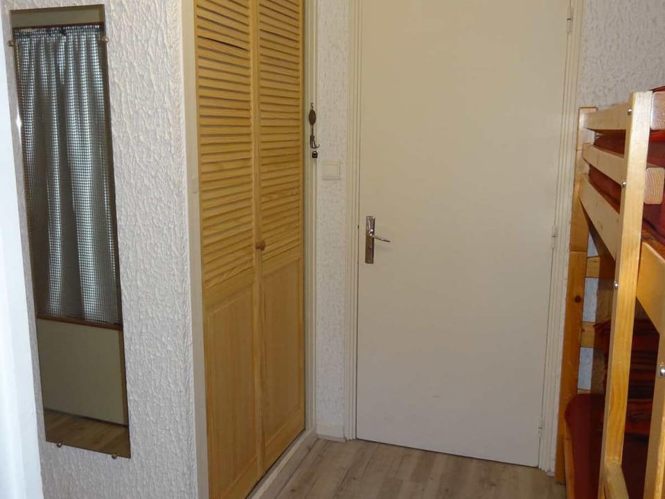 Studio cabine 4 pers, balcon, centre Valloire, proche télécabine, commerces et loisirs - FR-1-263-38 Cabin in Auvergne-Rhône-Alpes