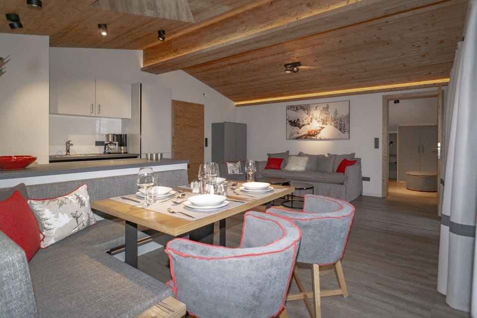 Appartements Erwin & Eleonore Hüttl - Penthouse Apartment in Salzburgerland