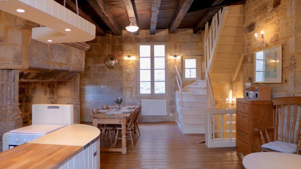 Day, Kitchen or kitchenette, Living room, Photo of the whole room, Seating area, Dining area, Quiet street view