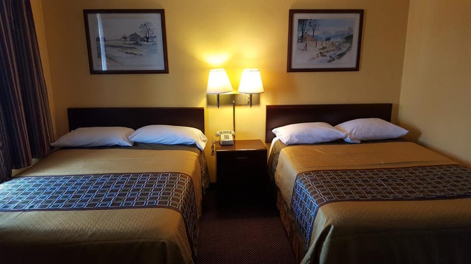 Budget Host Inn Somerset Motel in Somerset