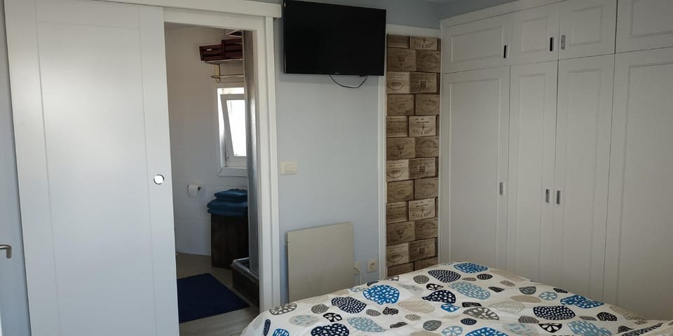 TV and multimedia, Photo of the whole room