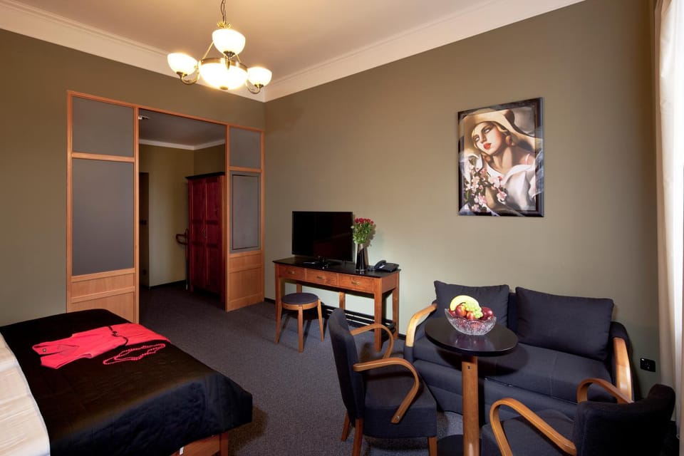 Other, Photo of the whole room, Seating area