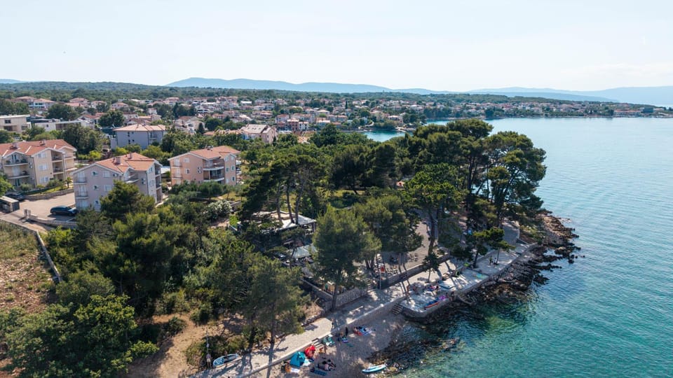 Neighbourhood, Natural landscape, Beach, Beach, Area and facilities