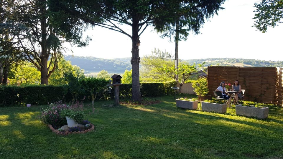 Suite indépendante de 66m2 tout confort et calme House in Villefranche-de-Rouergue