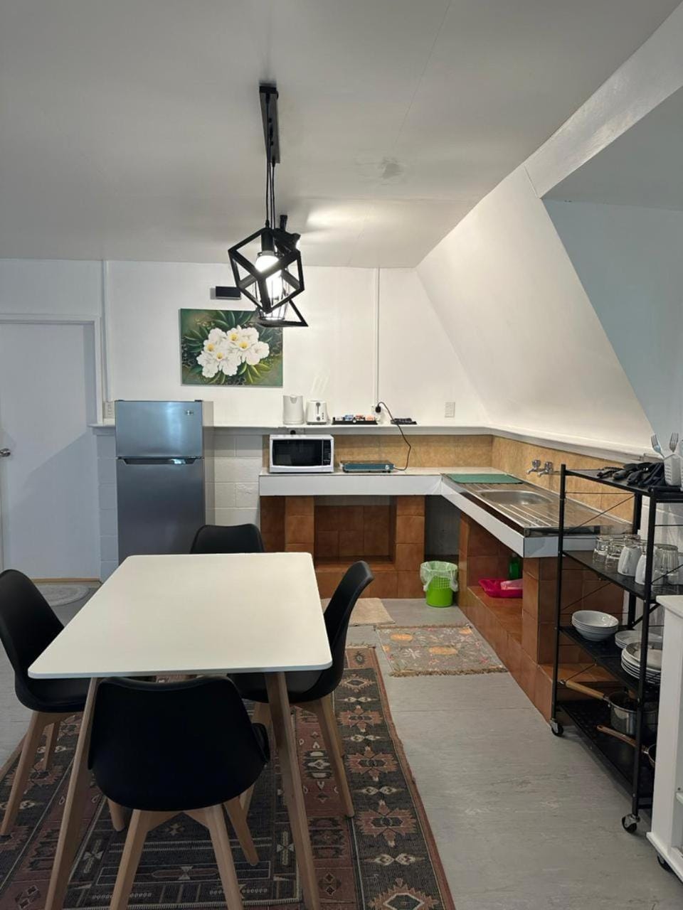 Kitchen or kitchenette, Dining area, minibar