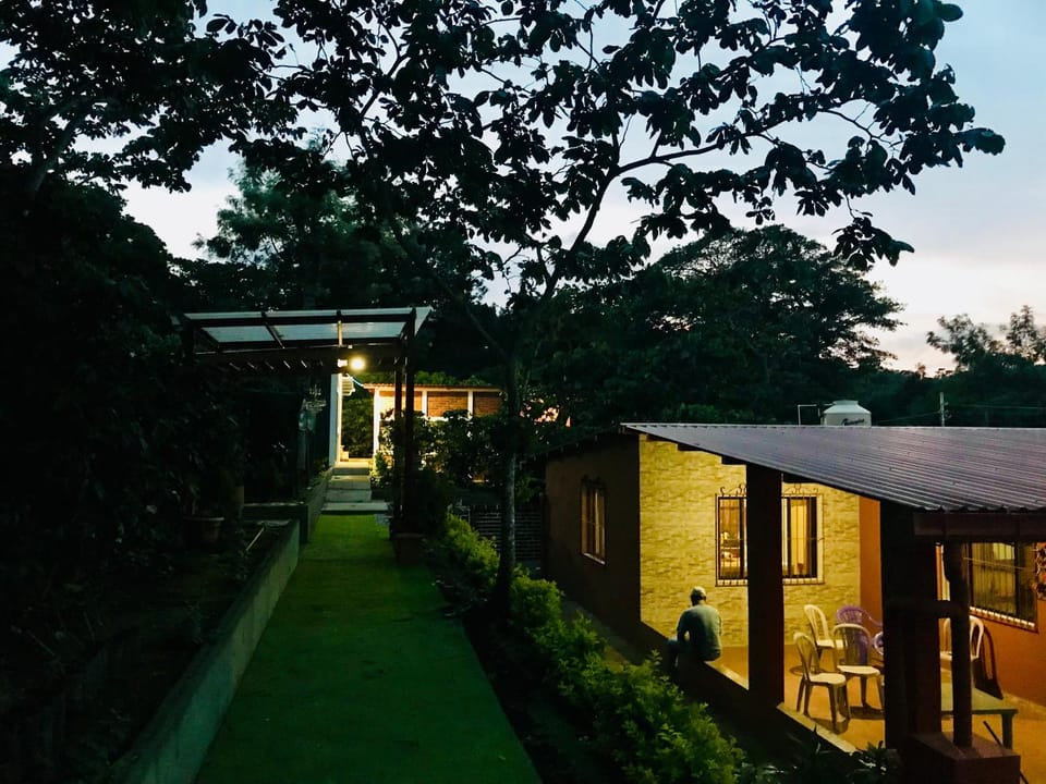 Restaurant/places to eat, Garden, Banquet/Function facilities