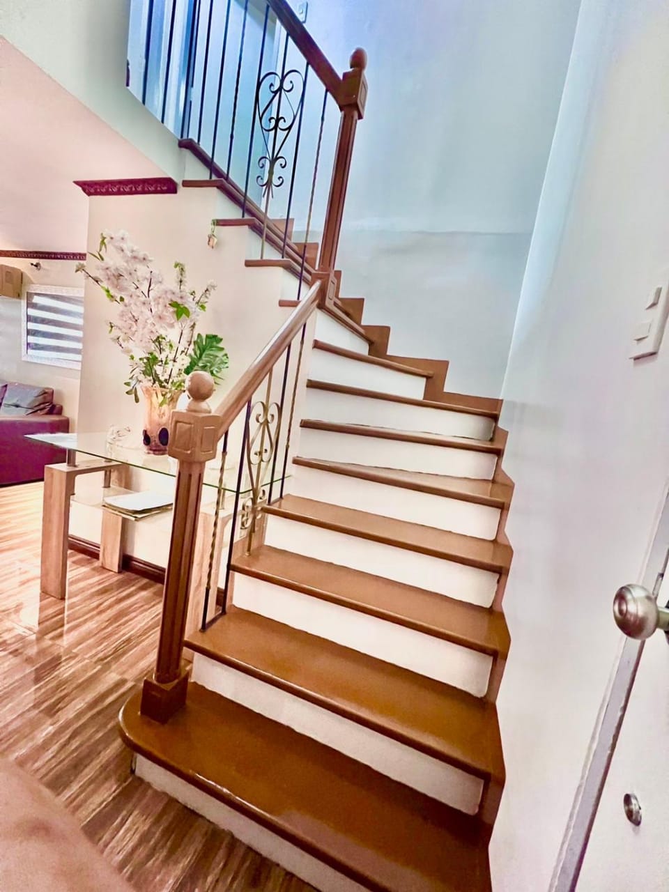 Affordable 2 BR 2 BA w/ Skycable, Netflix, & Amazon Prime Apartment in Mandaluyong