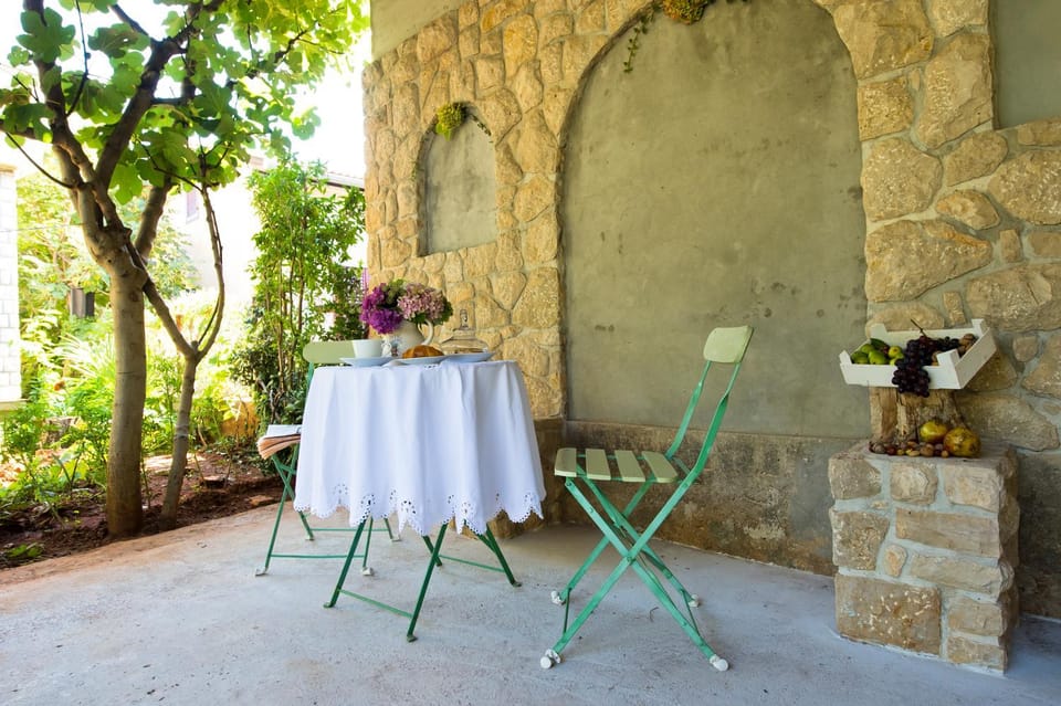 Patio, Day
