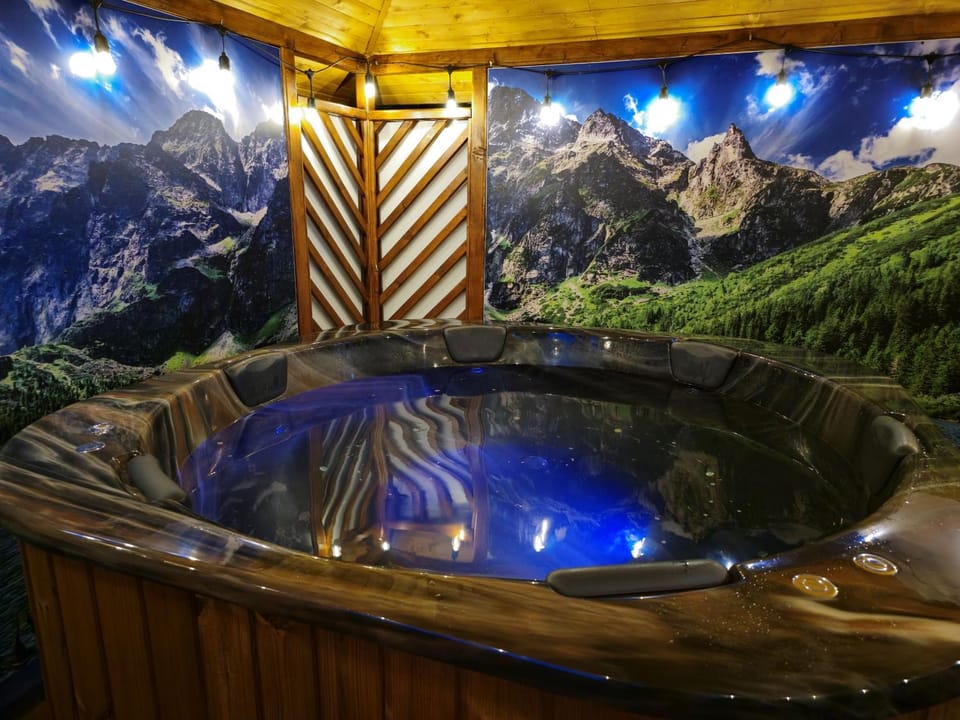 Hot Tub, Hot Tub