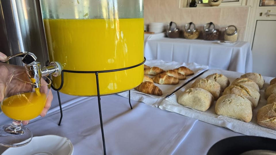 Breakfast, Continental breakfast, Buffet breakfast