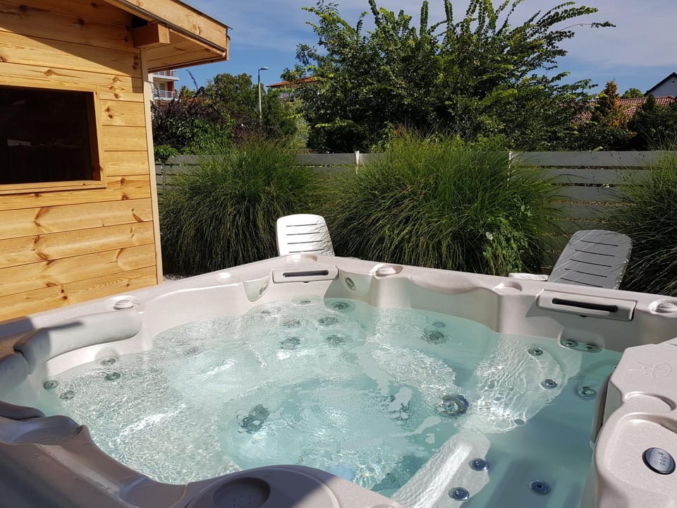Garden, Hot Tub, Hot Tub, Open Air Bath