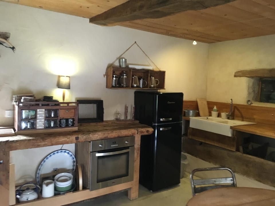 Kitchen or kitchenette, Kitchen or kitchenette