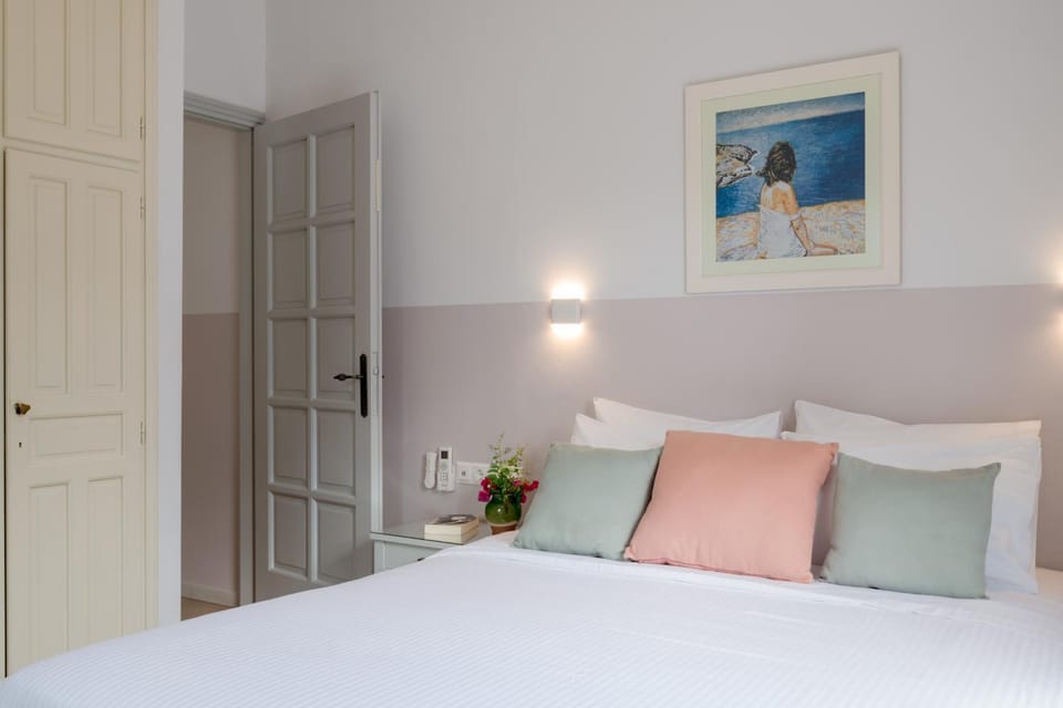 Nautilus Apartments Bed and Breakfast in Paros