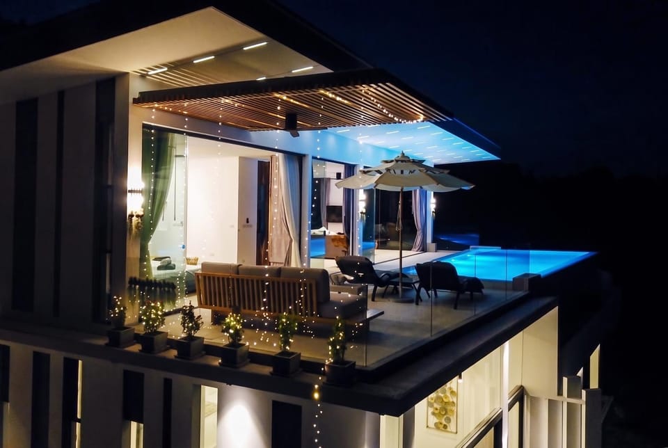 Night, View (from property/room), Balcony/Terrace, Pool view, Swimming pool